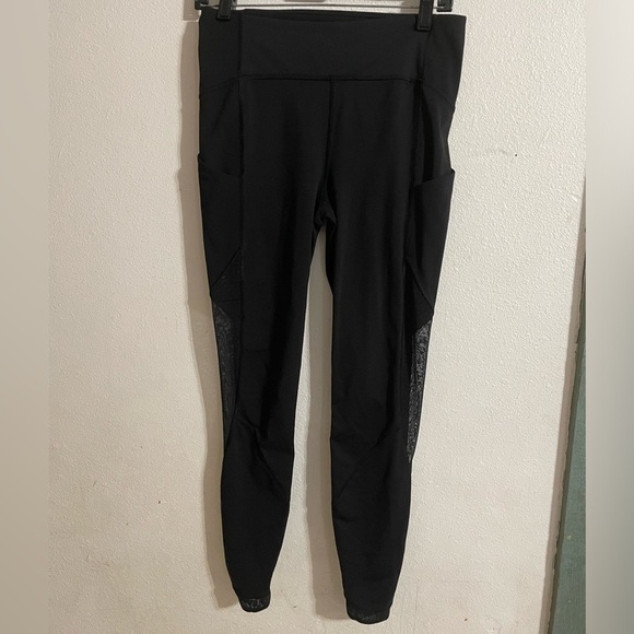 Lululemon Sole Training 7/8 Tight - Picture 4 of 7